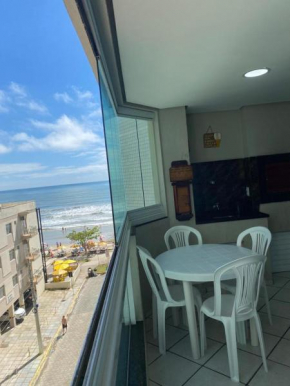 Apartamento a 15m do Mar em Itapema Meia Praia